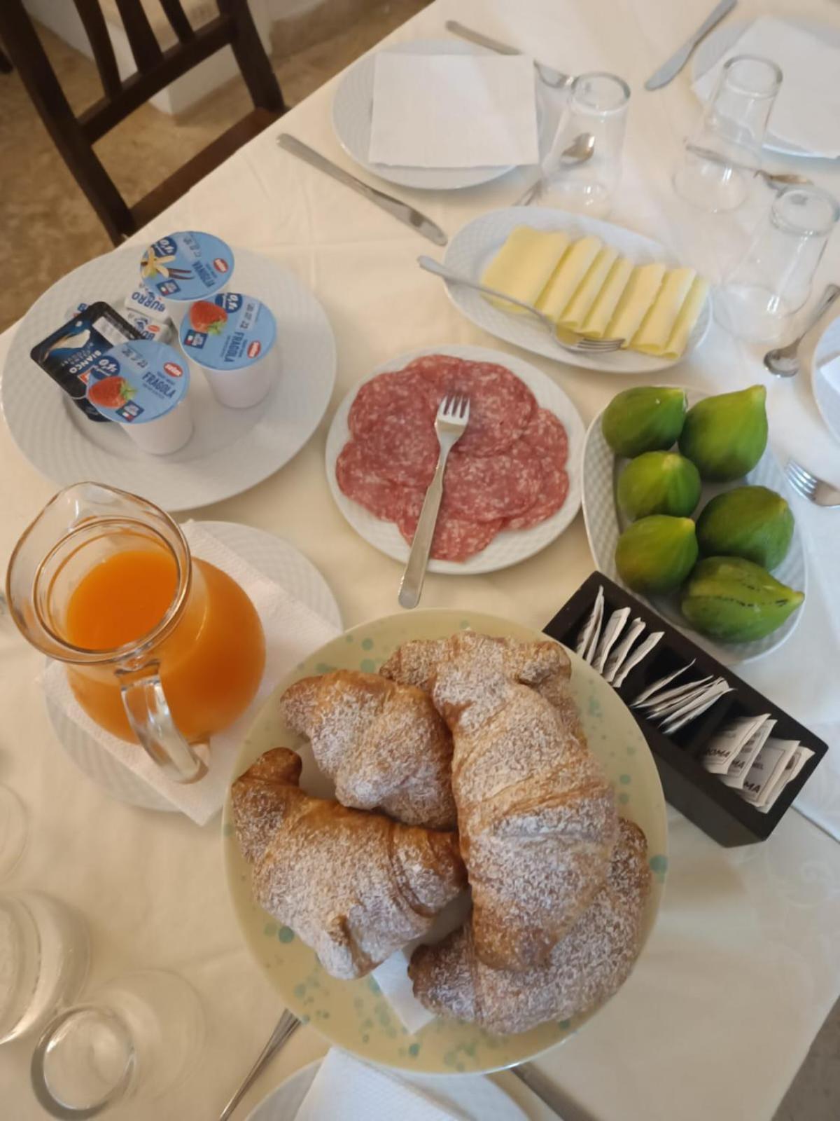 Dal Canonico Мола ди Бари Екстериор снимка