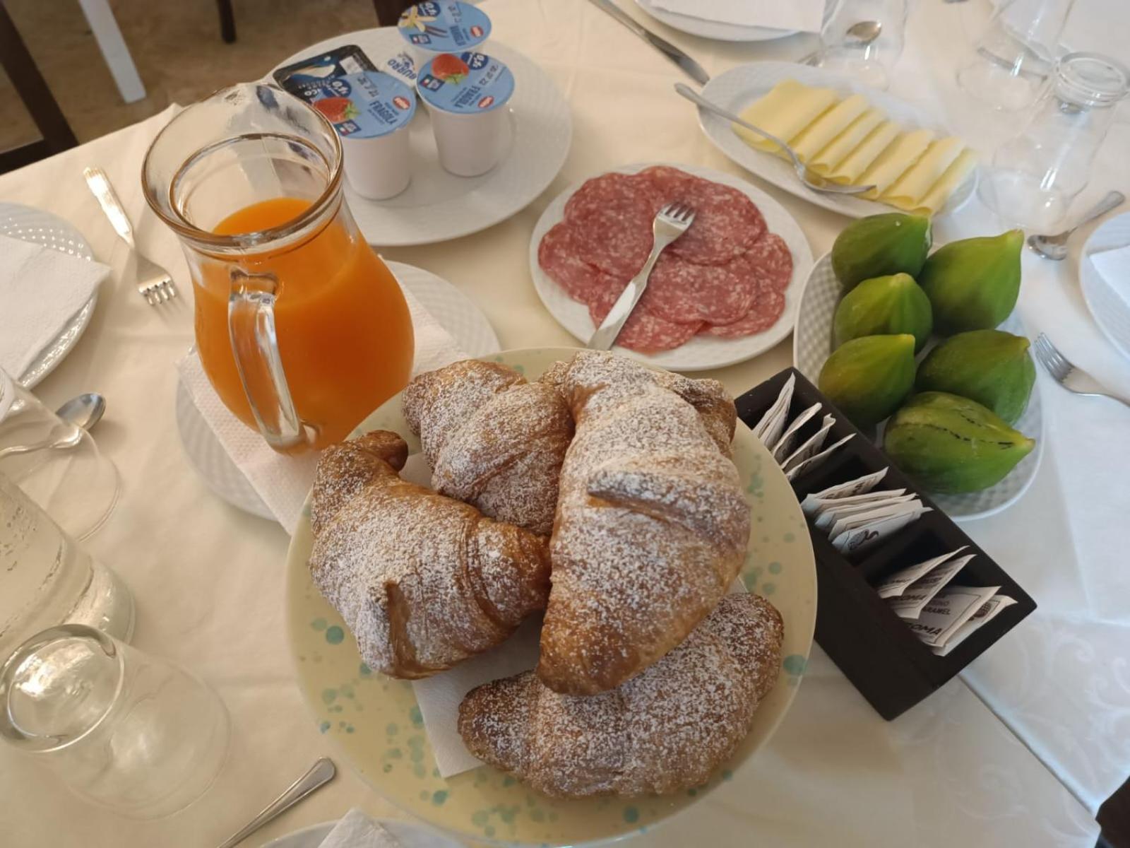 Dal Canonico Мола ди Бари Екстериор снимка